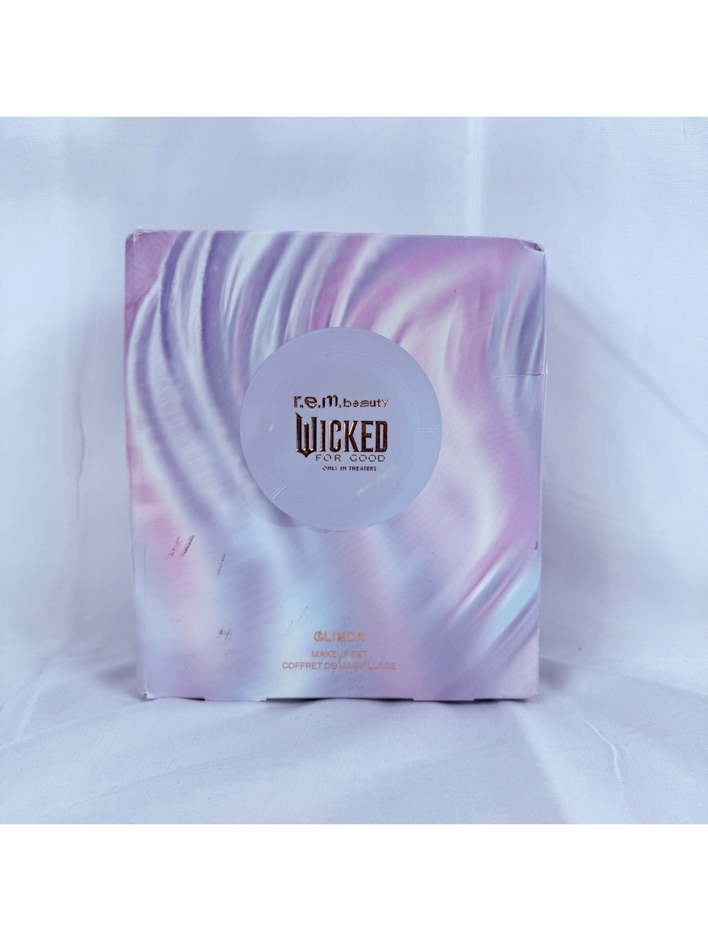 r.e.m. beauty Wicked Glinda Makeup Set